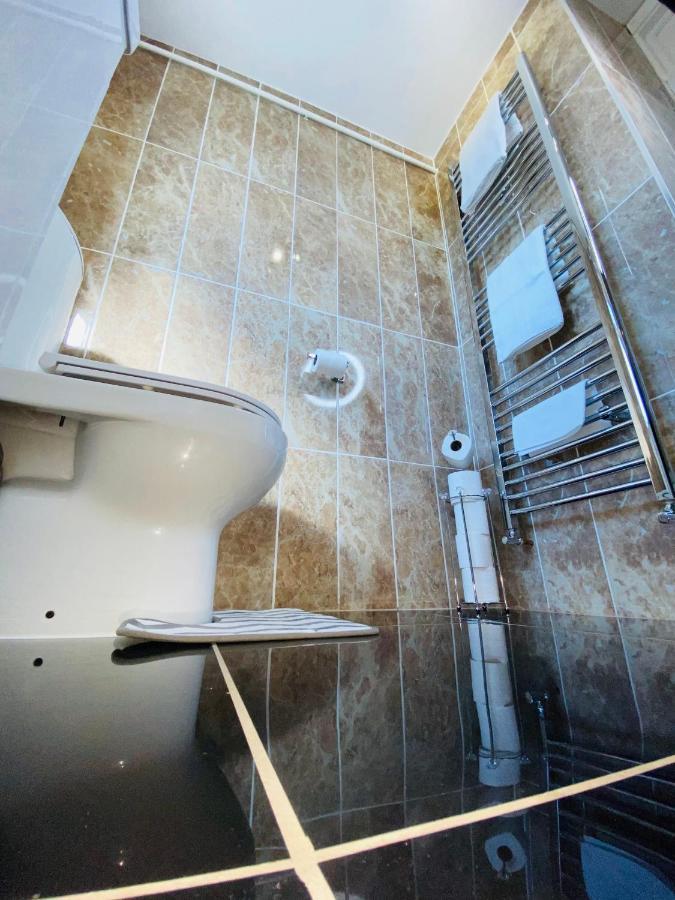 לונדון Bright, Spacious, Modern Interior Decor 2 Bedrooms Apartment With Amazing Views מראה חיצוני תמונה