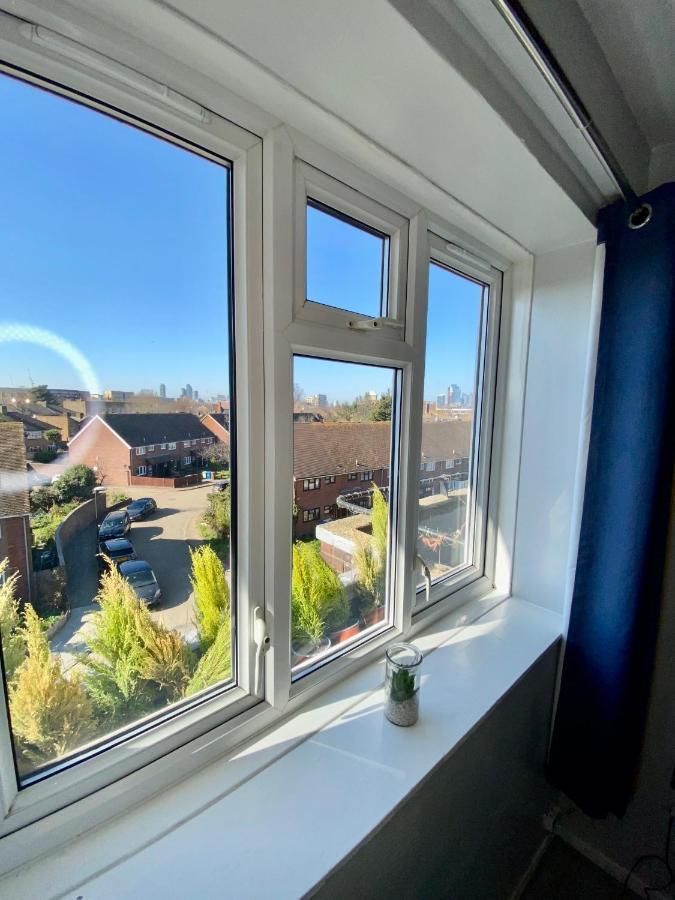 לונדון Bright, Spacious, Modern Interior Decor 2 Bedrooms Apartment With Amazing Views מראה חיצוני תמונה