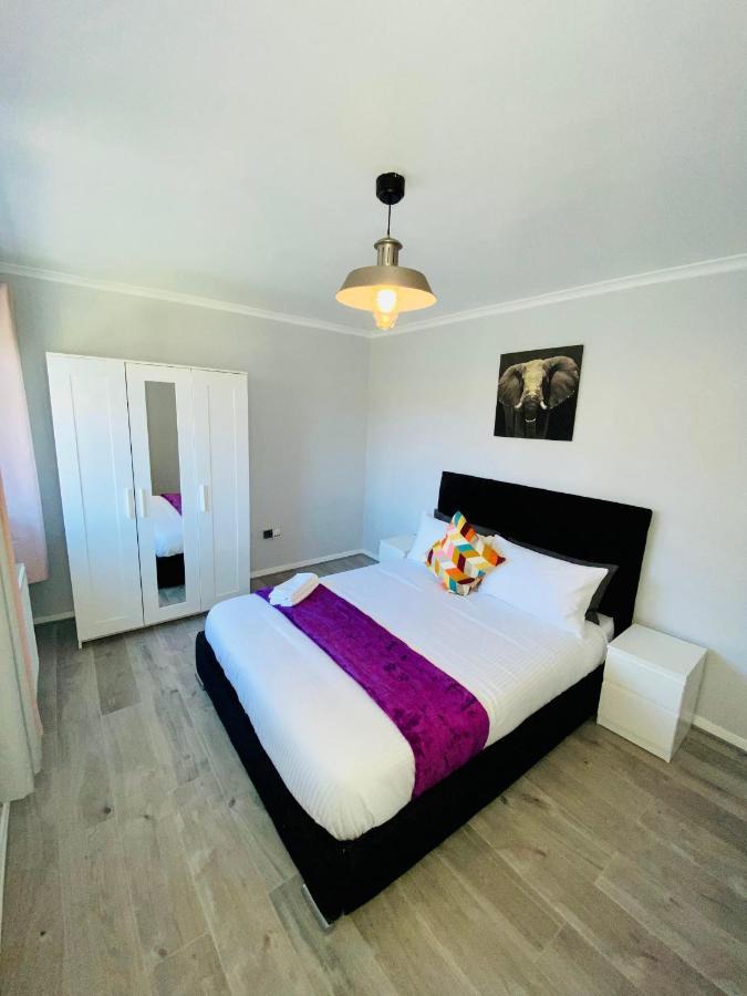 לונדון Bright, Spacious, Modern Interior Decor 2 Bedrooms Apartment With Amazing Views מראה חיצוני תמונה