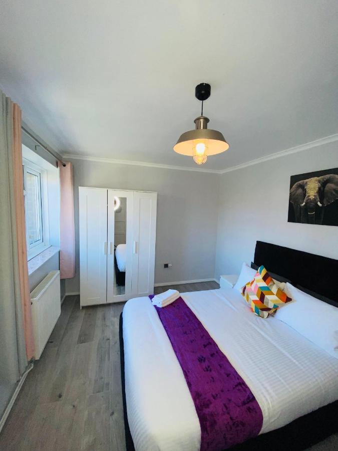 לונדון Bright, Spacious, Modern Interior Decor 2 Bedrooms Apartment With Amazing Views מראה חיצוני תמונה